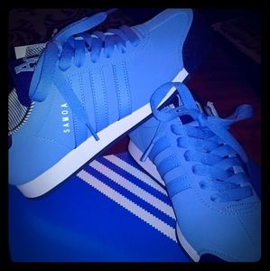 New Samoa never been worn.